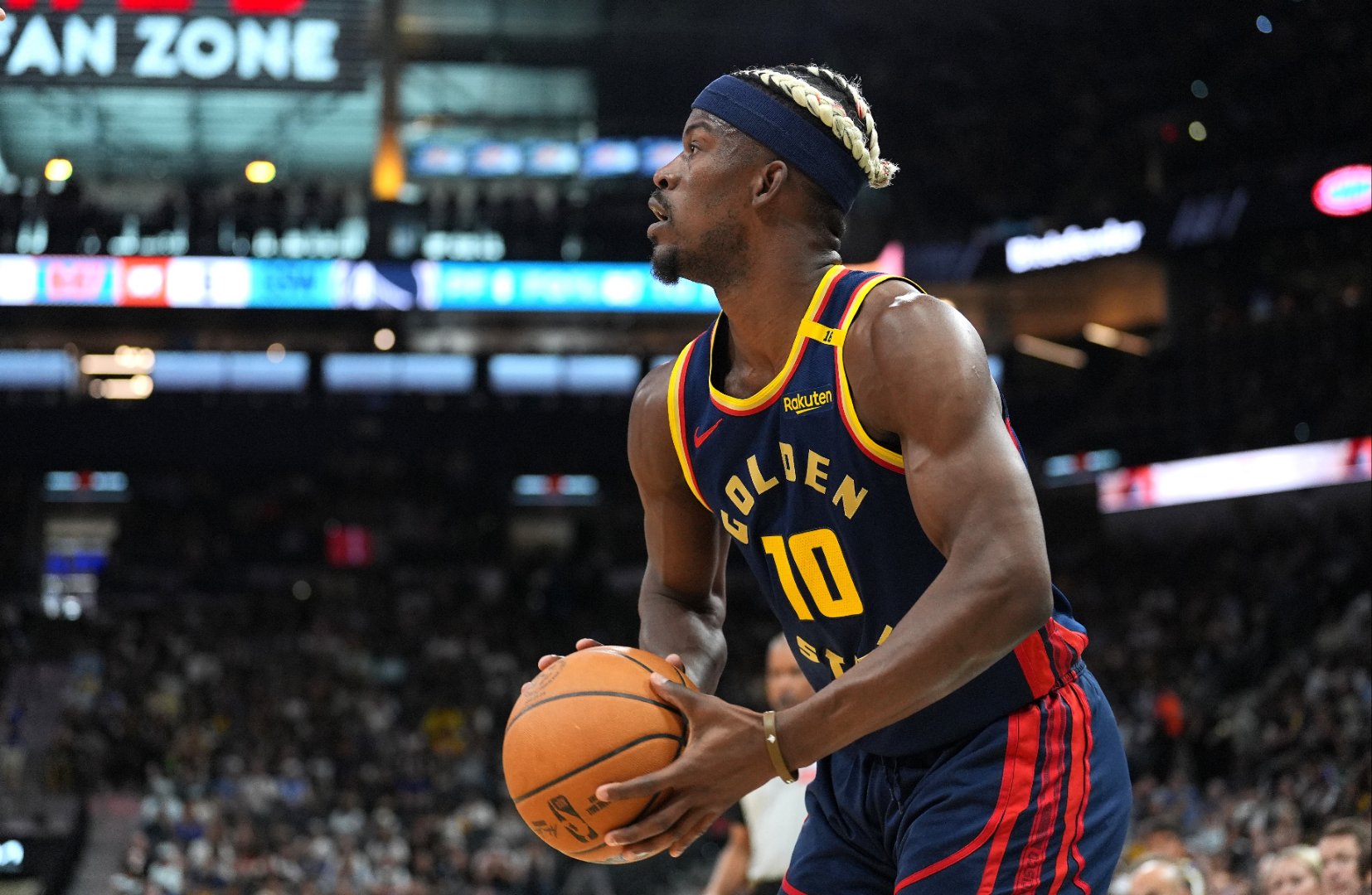 爱游戏体育-巴特勒迎来三赛季出色发挥，G2观众热烈欢呼！热度持续攀升的简单介绍